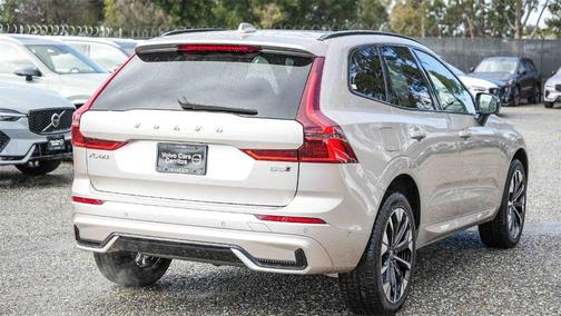 2026 Volvo XC60 B5 Plus