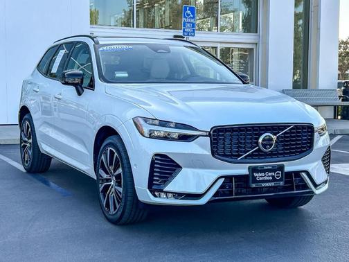 Crystal White 2025 Volvo XC60 B5 Ultra
