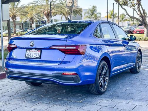 Rising Blue Metallic 2023 Volkswagen Jetta 1.5T SE
