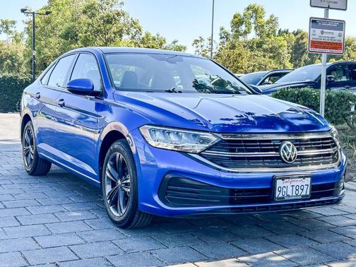 Rising Blue Metallic 2023 Volkswagen Jetta 1.5T SE