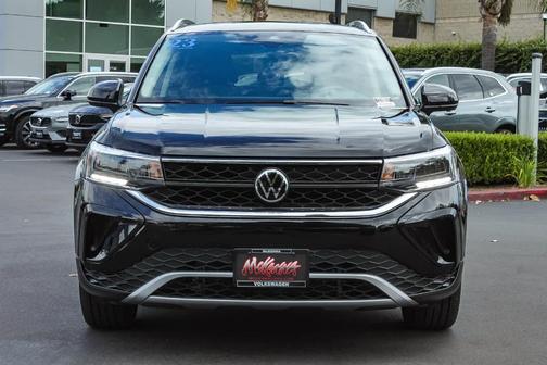 Deep Black Pearl Effect 2023 Volkswagen Taos 1.5T SE