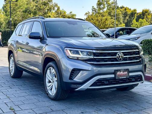 Platinum Gray Metallic 2022 Volkswagen Atlas 3.6L SE w/Technology