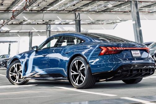 Ascari Blue Metallic 2024 Audi e-tron GT Premium Plus