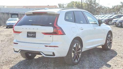 2026 Volvo XC60 B5 Plus