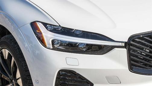 2026 Volvo XC60 B5 Plus