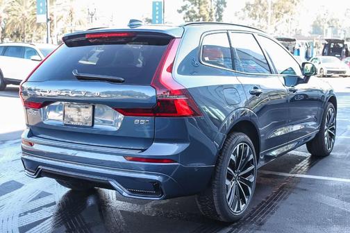 2026 Volvo XC60 B5 Ultra