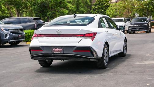 White 2024 Hyundai ELANTRA SEL