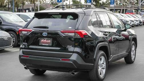2020 Toyota RAV4 Hybrid XLE