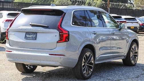 2025 Volvo XC90 B6 Plus 7-Seater