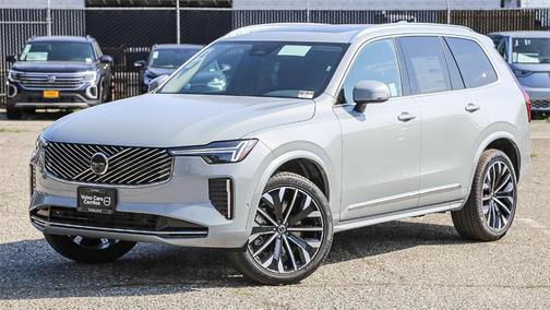 2025 Volvo XC90 B6 Plus 7-Seater