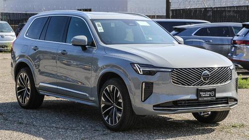 2025 Volvo XC90 B6 Plus 7-Seater