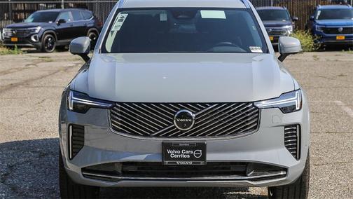 2025 Volvo XC90 B6 Plus 7-Seater