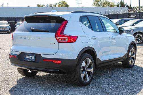 2026 Volvo XC40 B5 Plus