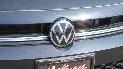 Deep Black Pearl Effect 2025 Volkswagen Jetta 1.5T Sport