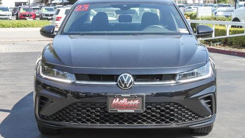 Deep Black Pearl Effect 2025 Volkswagen Jetta 1.5T Sport