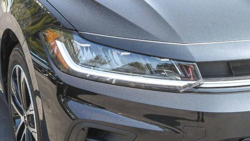 Deep Black Pearl Effect 2025 Volkswagen Jetta 1.5T Sport