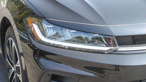 Deep Black Pearl Effect 2025 Volkswagen Jetta 1.5T Sport