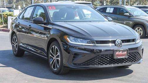 Deep Black Pearl Effect 2025 Volkswagen Jetta 1.5T Sport