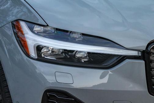 2026 Volvo XC60 B5 Ultra Black Edition