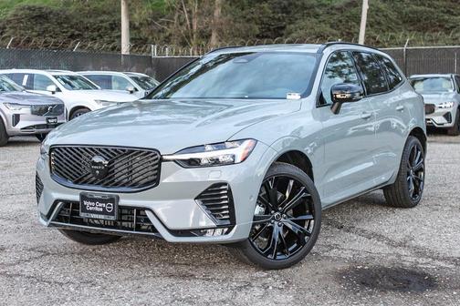 2026 Volvo XC60 B5 Ultra Black Edition