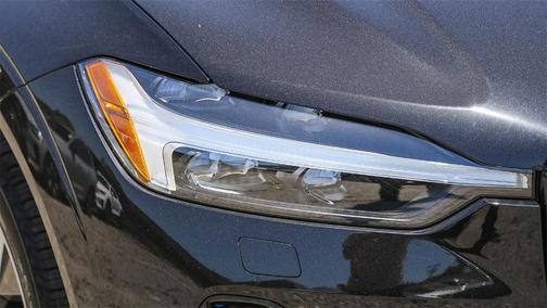 2025 Volvo XC60 Plug-In Hybrid T8 Plus