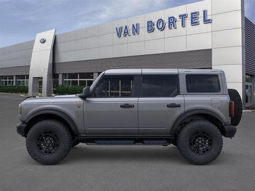 Carbonized Gray Metallic 2026 Ford Bronco Badlands