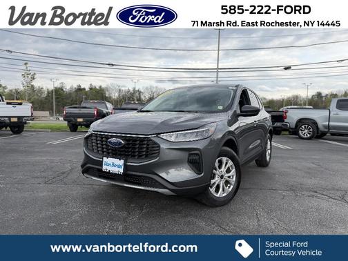 Carbonized Gray Metallic 2025 Ford Escape Active