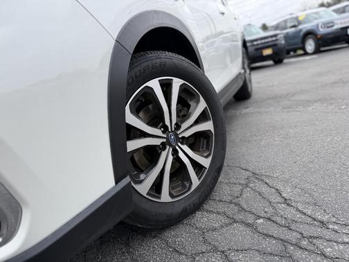 Crystal White Pearl 2019 Subaru Forester Limited