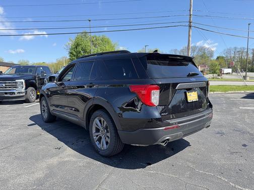 Agate Black Metallic 2021 Ford Explorer XLT