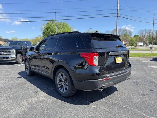 Agate Black Metallic 2021 Ford Explorer XLT
