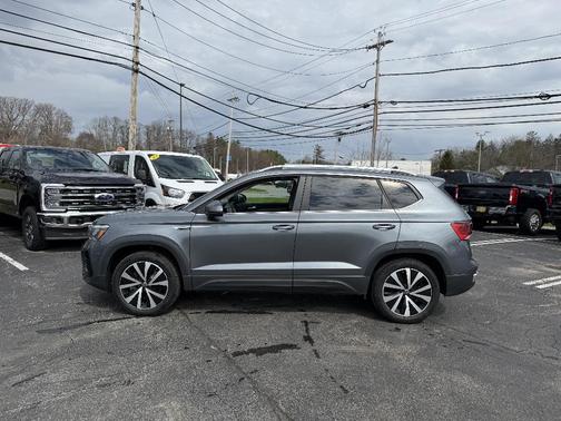 2022 Volkswagen Taos 1.5T SE