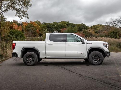 2023 GMC Sierra 1500 AT4X