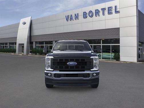 Agate Black Metallic 2026 Ford F-350 XL