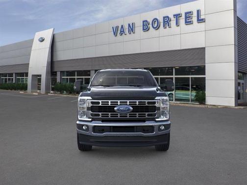 2025 Ford F-350 XLT