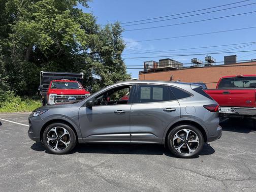 Carbonized Gray Metallic 2023 Ford Escape ST-Line Select