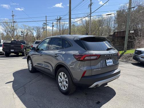 Carbonized Gray Metallic 2025 Ford Escape Active