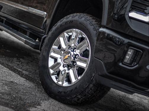 Black 2024 Chevrolet Silverado 2500 High Country