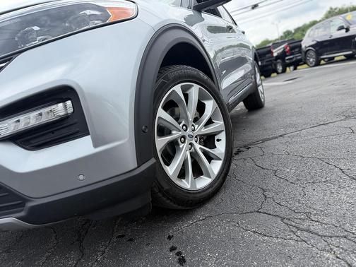 Iconic Silver Metallic 2021 Ford Explorer Platinum