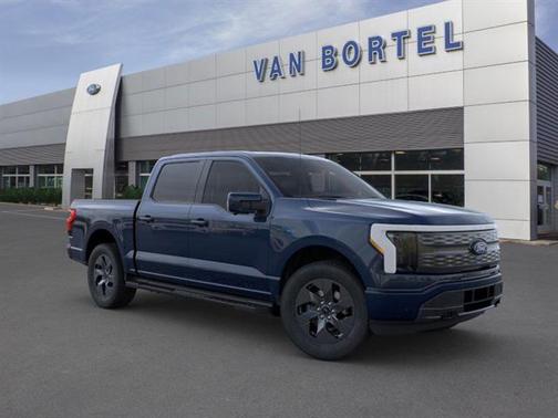 2025 Ford F-150 Lightning LARIAT