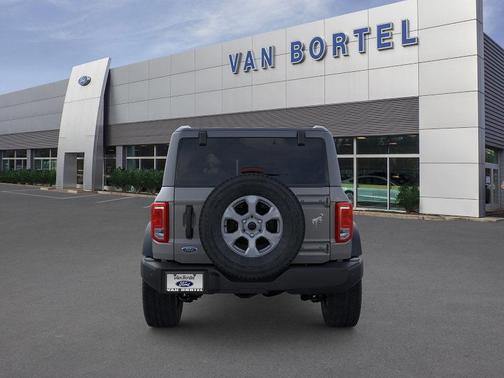 Carbonized Gray Metallic 2025 Ford Bronco Big Bend