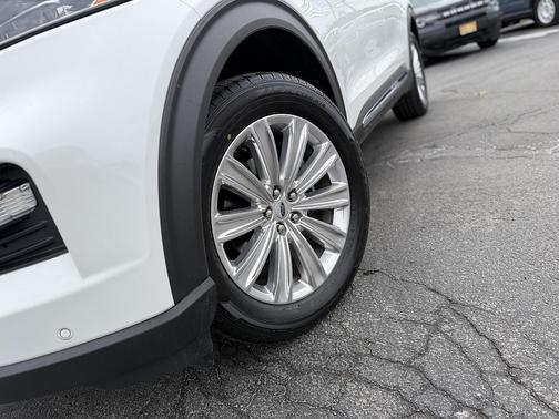 Oxford White 2020 Ford Explorer Limited