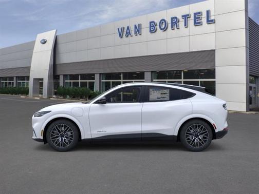 Star White Metallic Tri-Coat 2026 Ford Mustang Mach-E Premium