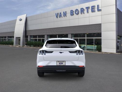 Star White Metallic Tri-Coat 2026 Ford Mustang Mach-E Premium