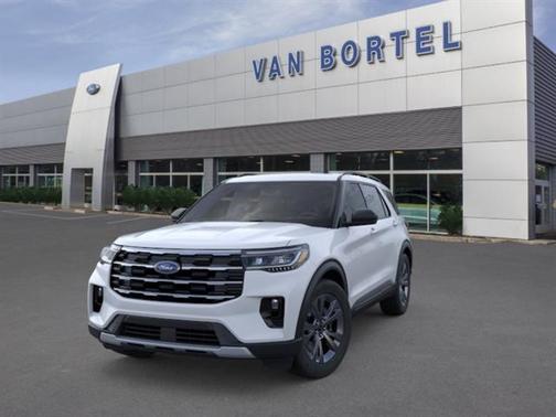 Space White Metallic 2026 Ford Explorer Active
