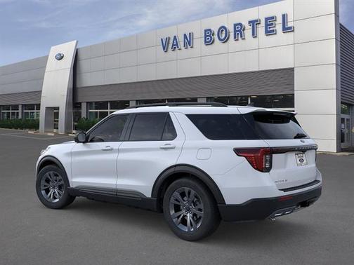 Space White Metallic 2026 Ford Explorer Active