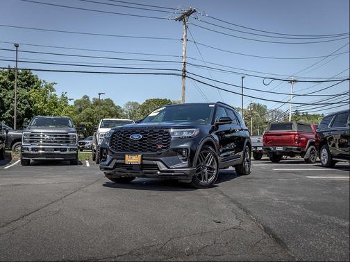 Agate Black 2025 Ford Explorer ST
