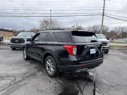 Agate Black Metallic 2022 Ford Explorer XLT