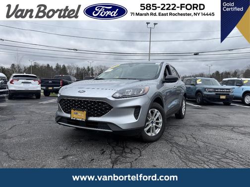 Iconic Silver Metallic 2022 Ford Escape SE