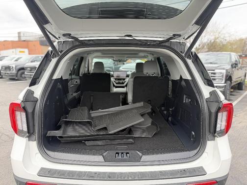 Star White Metallic Tri-Coat 2026 Ford Explorer Active