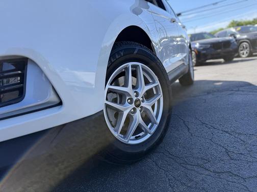 Star White Metallic Tri-Coat 2023 Ford Edge SEL